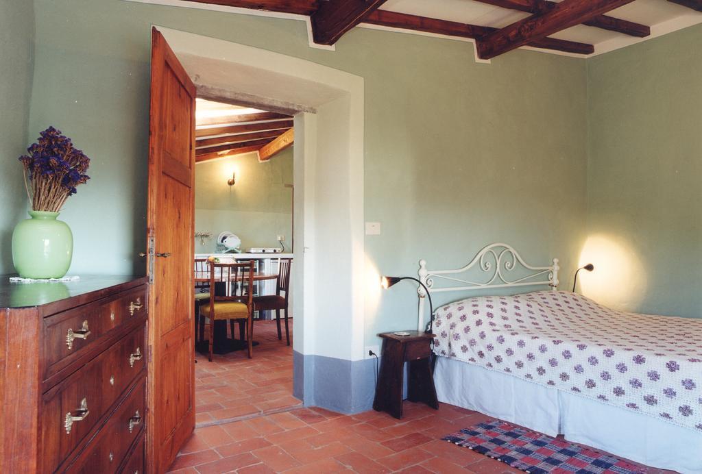 Antica Casa "Le Rondini" Acomodação com café da manhã Borgo a Buggiano Quarto foto