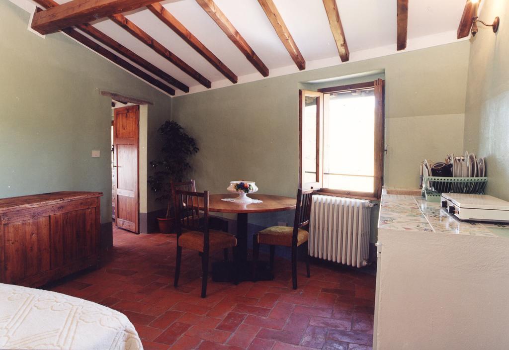 Antica Casa "Le Rondini" Acomodação com café da manhã Borgo a Buggiano Quarto foto
