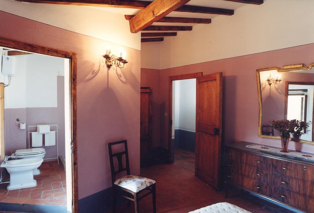 Antica Casa "Le Rondini" Acomodação com café da manhã Borgo a Buggiano Quarto foto